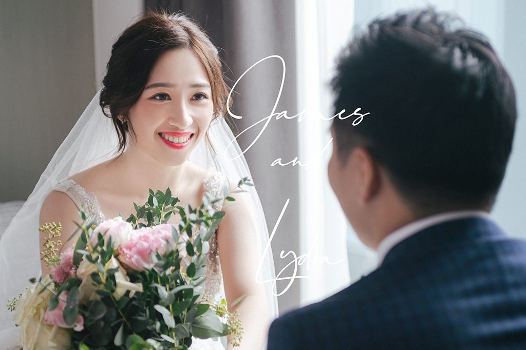 婚禮紀錄推薦 台北婚攝 台北婚攝推薦 台北婚禮 台北婚紗 台北國泰萬怡酒店 萬怡 類婚紗 婚攝湧泉 湧泉攝影 窗光 婚戒 婚鞋 美式 迎娶 感人 動人 捧花 婚佈 花藝 唯美 龍鳳掛 鳳掛 中式 EW 拜別 奉茶 文定 敬茶 港式婚禮 廣東新郎 宴客 婚禮宴客 交手 EASTERNWEDDING 唱歌進場 誓詞 告白 Courtyard By Marriott Taipei Downtown LinLi Boutique 林莉婚紗 紫藍藍