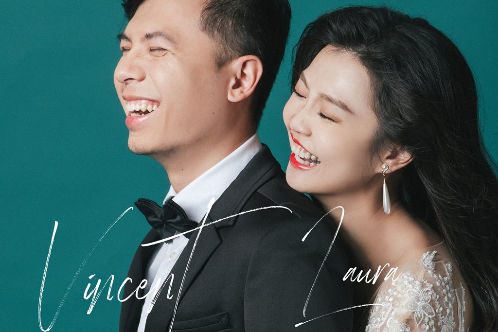 Vincent & Laura 婚紗意象 自助婚紗 自主婚紗 台北婚紗 婚紗攝影 EW 台北婚紗推薦 台北婚攝 婚紗推薦 空姐 空服員 地勤 空姊 長榮 華航 制服寫真 制服婚紗 花瓣 典雅 捧花 玫瑰 類婚紗 婚攝 婚攝湧泉 湧泉攝影 美式婚紗 美式婚紗色調 時尚感 生活感婚紗 自然互動 故事婚紗 窗光 概念婚紗 白紗 超美長袖白紗 蕾絲 細肩帶 黑白 絕美 靜謐 歡笑 韓式婚紗 寧靜感 婚紗棚拍 可愛 極簡 有愛 Cheri 法式手工婚紗 Stylist Fiona