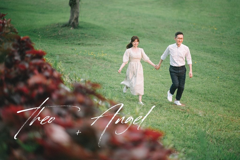 Theo Angel 自助婚紗 自主婚紗 台北婚紗 紀州庵 化南新村 眷村婚紗 復古 政大河堤 草地 婚紗攝影 EW 台北婚紗推薦 台北婚攝 婚紗推薦 灑花瓣 歐美捧花 韓系捧花 自然系捧花 玫瑰 鬱金香 類婚紗 婚攝 湧泉攝影 美式婚紗 美式婚紗色調 生活感婚紗 自然互動 便服婚紗 情侶寫真 故事婚紗 概念婚紗 白紗 蕾絲 細肩帶 加價款 黑白 絕美 靜謐 歡笑 韓式婚紗 寧靜感 婚紗外拍 外景不加價 可愛 極簡 有愛 奔跑 蝴蝶結 日式建築 夕陽 紅磚牆 老房 Chéri 法式手工婚紗