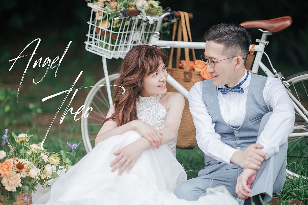 Theo Angel 自助婚紗 自主婚紗 台北婚紗 草地感 腳踏車 自行車 花籃 花籃婚紗 喜餅開箱 情侶寫真 便服婚紗 草原 婚紗攝影 EW 台北婚紗推薦 台北婚攝 婚紗推薦 捧花 歐美捧花 韓系捧花 自然系捧花 球菊 鐵線蓮 類婚紗 婚攝 湧泉攝影 美式婚紗 美式婚紗色調 生活感婚紗 自然互動 故事婚紗 概念婚紗 白紗 蕾絲 加價款 黑白 絕美 靜謐 歡笑 韓式婚紗 寧靜感 婚紗外拍 婚紗棚拍 外景不加價 可愛 極簡 有愛 奔跑 滬尾砲台 夕陽 鄉村風 鄉村感 田園風婚紗 Crystal ‧ Lace 水晶蕾絲手工婚紗 into the wild fleurs studio noon 午安陽光棚 拍照捧花 婚禮捧花 婚紗捧花 Sunny-Yang make-up and stylist tokyobike