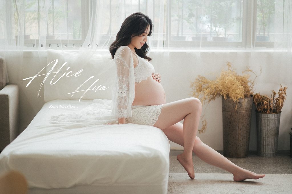 花花 Alice Hua 台北婚紗推薦 孕婦寫真 日光小室 孕婦棚拍 孕婦寫真 孕寫真 婚紗拍攝 人像攝影 親子寫真 全家福 玩泡泡 時尚感 個人寫真 輕寫真 台北婚紗 台北婚攝 湧泉攝影 輕婚紗 時裝婚紗 時裝人像 棚拍 美式婚禮色調 美式風格 孕紀錄 柔美 唯美 黑白 窗光 自然光