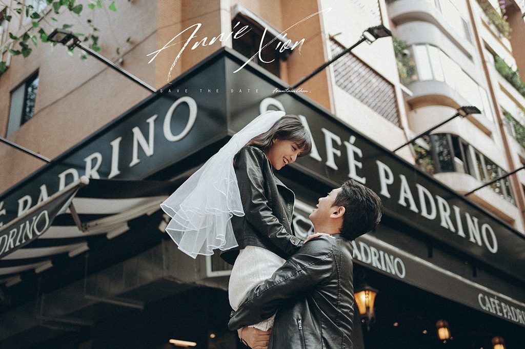 自助婚紗 自主婚紗 約會婚紗 CAFÉ PADRINO 教父咖啡 婚紗 咖啡廳 情侶寫真 輕婚紗 輕寫真 牽手 歐洲感 國外感 電影感 台北婚紗推薦 台北婚攝 婚紗推薦 婚紗外拍 典雅 歐式捧花 韓系捧花 自然系捧花 婚紗捧花 類婚紗 婚攝 湧泉攝影 美式婚紗 生活感婚紗 自然互動 故事婚紗 皮衣 黑白 頭紗 靜謐 時尚感 雜誌風 韓式婚紗 寧靜感 可愛 有愛 清新 晴天 散景 bitlighter 大光圈 逆光 Yoko